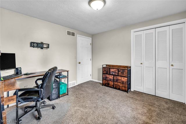 4841 Glenennis Circle NW, Canton, OH 44708