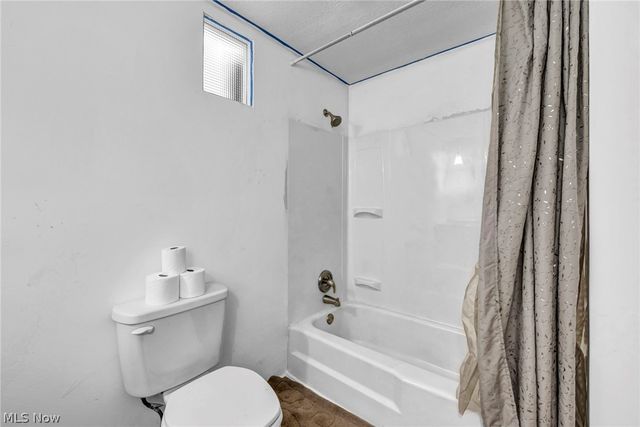 4841 Glenennis Circle NW, Canton, OH 44708