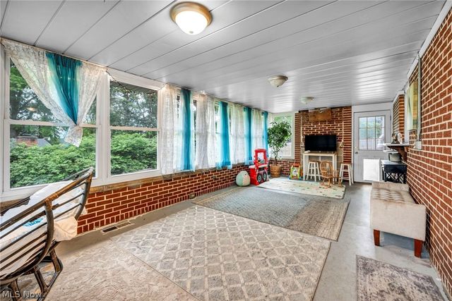 4841 Glenennis Circle NW, Canton, OH 44708