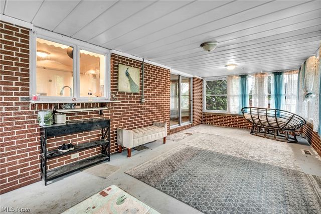 4841 Glenennis Circle NW, Canton, OH 44708