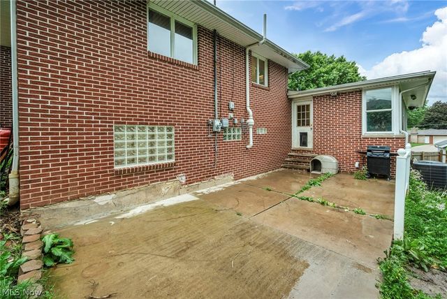 4841 Glenennis Circle NW, Canton, OH 44708