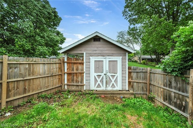 4841 Glenennis Circle NW, Canton, OH 44708