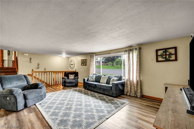 4841 Glenennis Circle NW, Canton, OH 44708