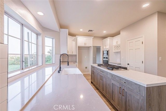 865 Carob Court, Palmdale, CA 93550