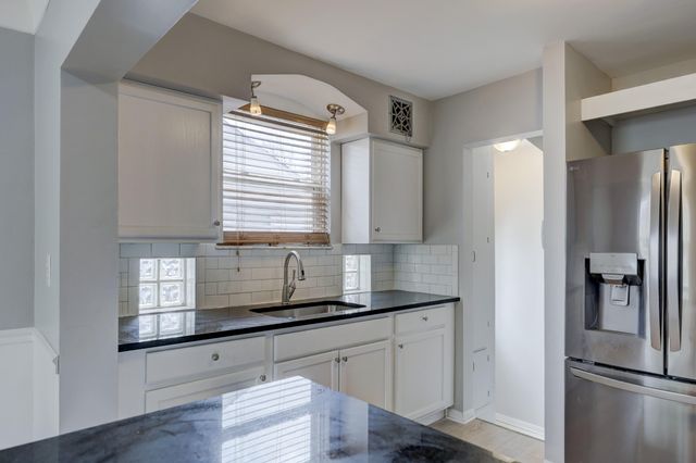 20916 Vernier Road, Harper Woods City, MI 48225