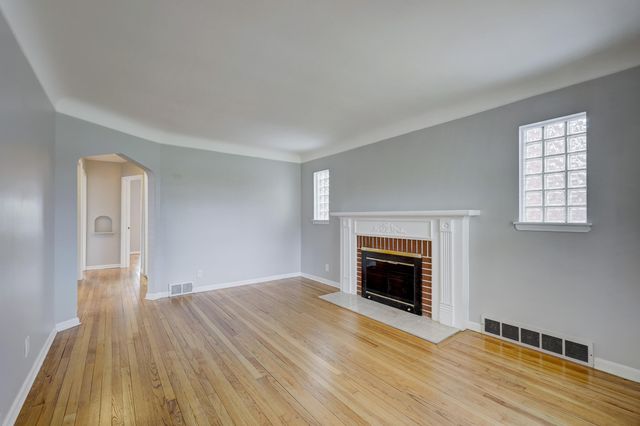 20916 Vernier Road, Harper Woods City, MI 48225