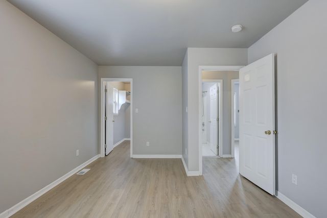 20916 Vernier Road, Harper Woods City, MI 48225