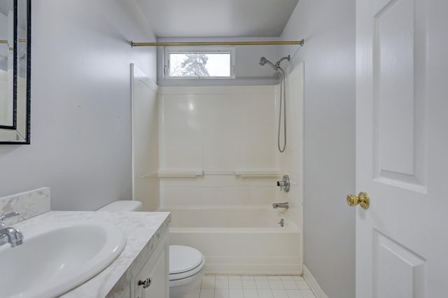 20916 Vernier Road, Harper Woods City, MI 48225