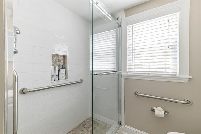 49 Edgeworth St, Weymouth, MA 02189
