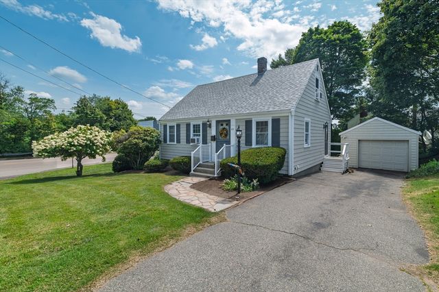 49 Edgeworth St, Weymouth, MA 02189