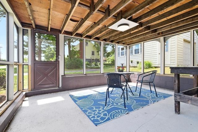 49 Edgeworth St, Weymouth, MA 02189