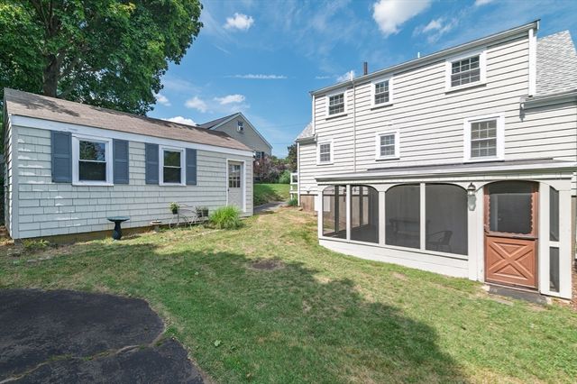 49 Edgeworth St, Weymouth, MA 02189