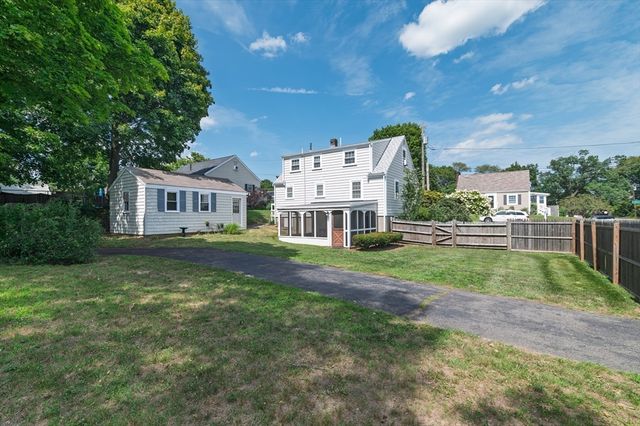 49 Edgeworth St, Weymouth, MA 02189