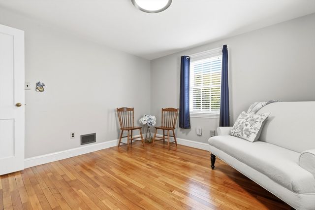 49 Edgeworth St, Weymouth, MA 02189