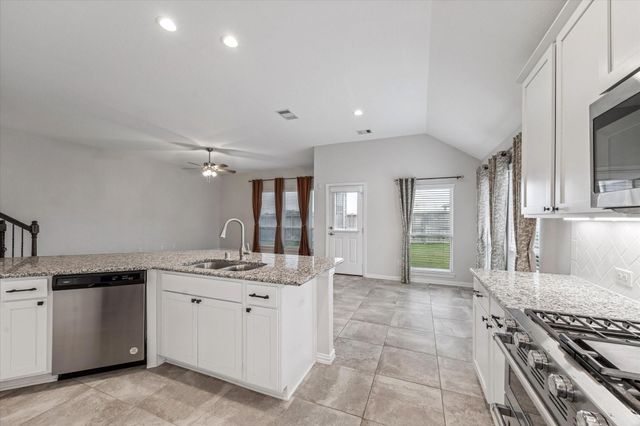 142 Dina Lane, Montgomery, TX 77356