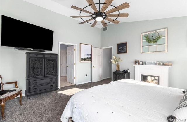 24774 Summer Lane Summer Lane, Flat Rock, MI 48134