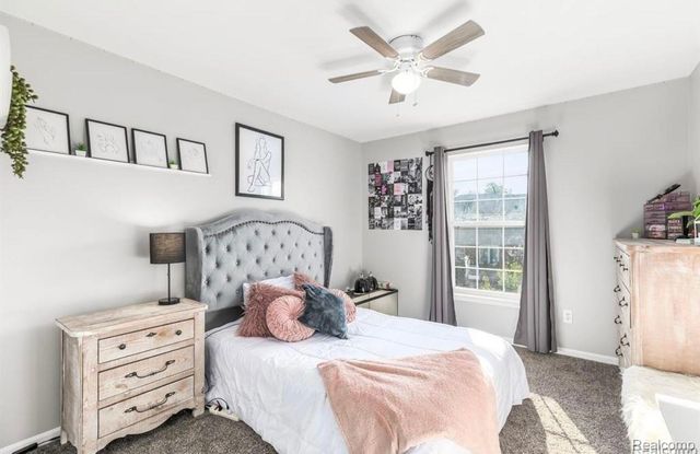 24774 Summer Lane Summer Lane, Flat Rock, MI 48134