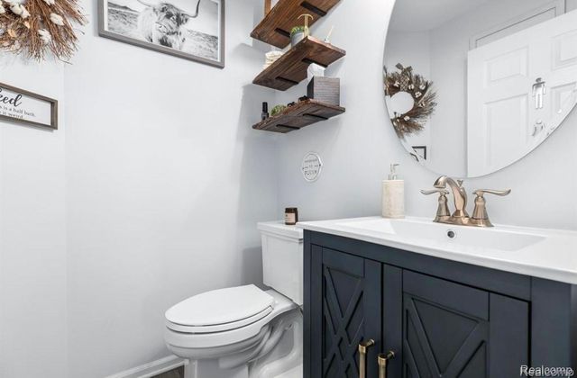 24774 Summer Lane Summer Lane, Flat Rock, MI 48134