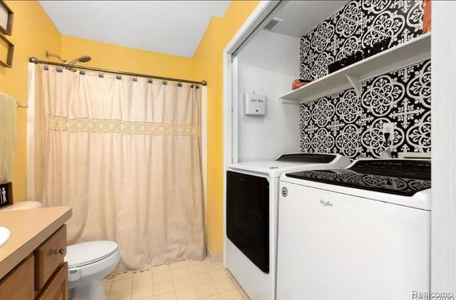 24774 Summer Lane Summer Lane, Flat Rock, MI 48134