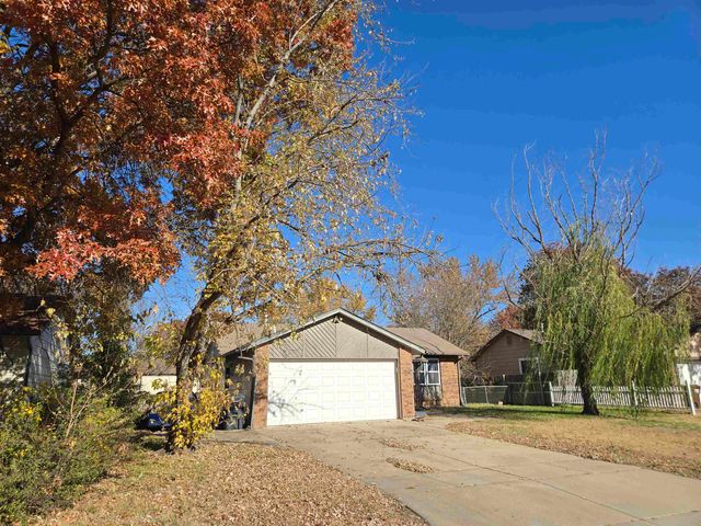 11210 W Taylor St, Wichita, KS 67212