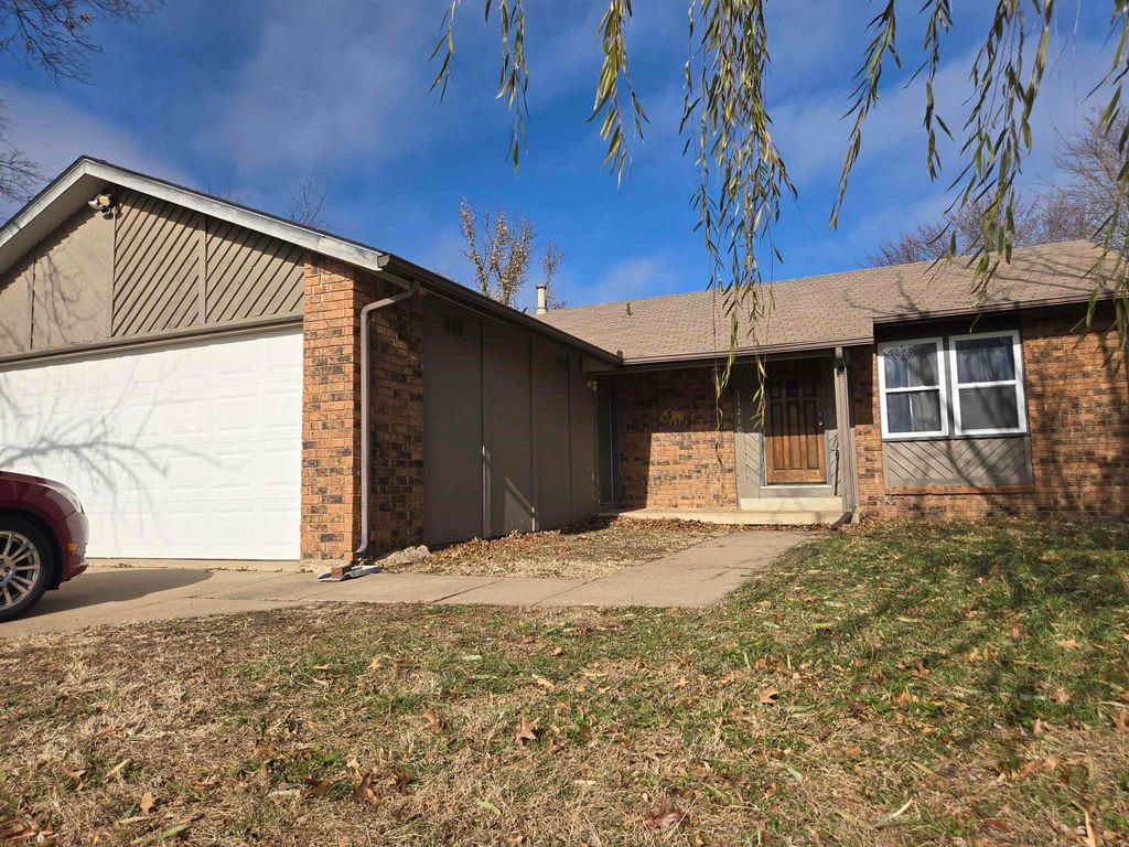 11210 W Taylor St, Wichita, KS 67212