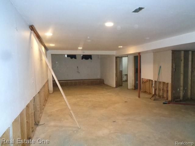 19375 Addison Drive, Southfield, MI 48075