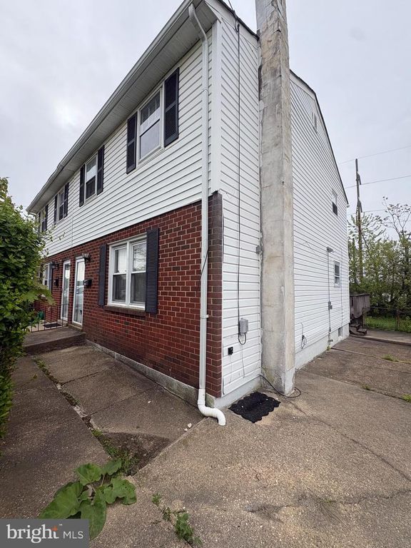 1602 E AYRE ST, Wilmington, DE 19804
