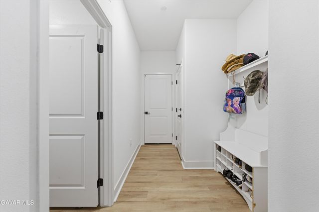 212 Artina Court, Tehachapi, CA 93561