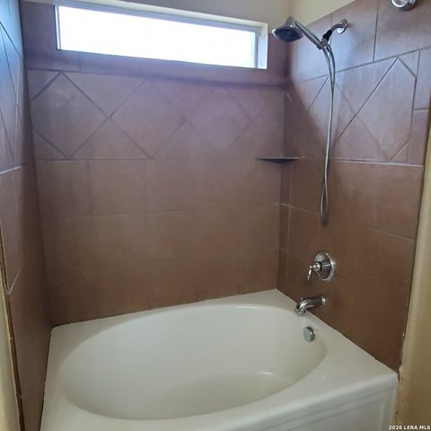 6703 FOSTER FLDS, Converse, TX 78109