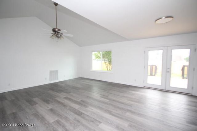 3104 Fawn Leap Dr, Lawrenceburg, KY 40342