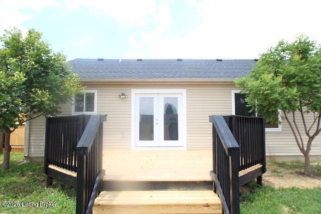 3104 Fawn Leap Dr, Lawrenceburg, KY 40342