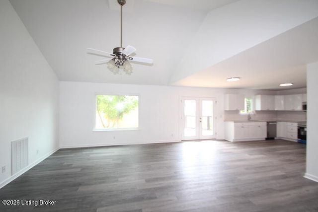 3104 Fawn Leap Dr, Lawrenceburg, KY 40342