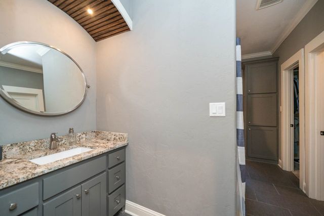 491 Hall Dr, Longview, TX 75605