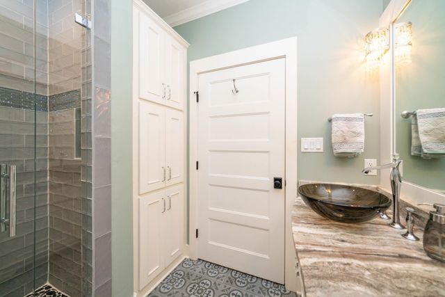 491 Hall Dr, Longview, TX 75605