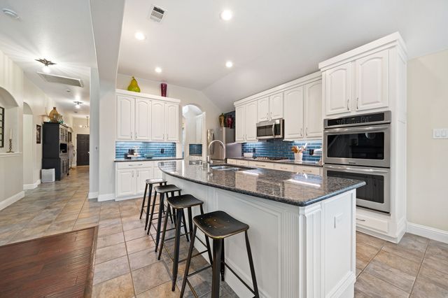 9420 Stonewood Drive, Mckinney, TX 75072