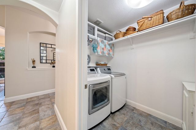 9420 Stonewood Drive, Mckinney, TX 75072