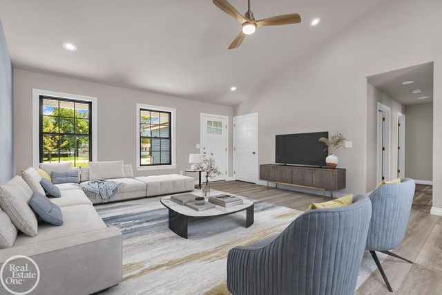 231 S Carney Drive, St Clair, MI 48079