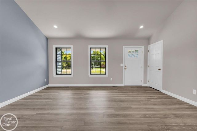 231 S Carney Drive, St Clair, MI 48079