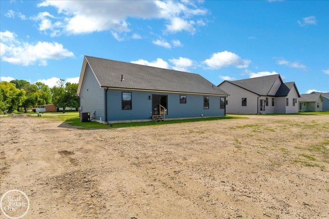 231 S Carney Drive, St Clair, MI 48079