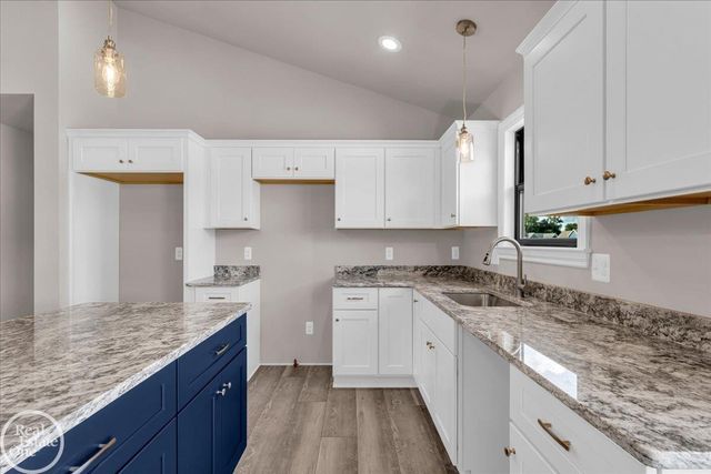 231 S Carney Drive, St Clair, MI 48079