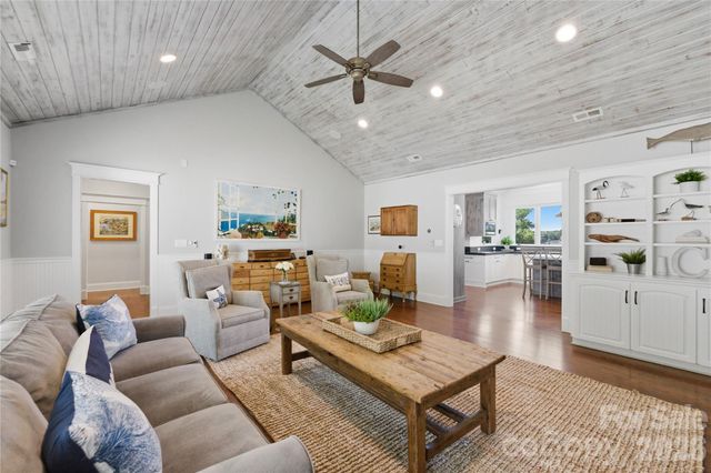 17812 Wilbanks Drive, Charlotte, NC 28278