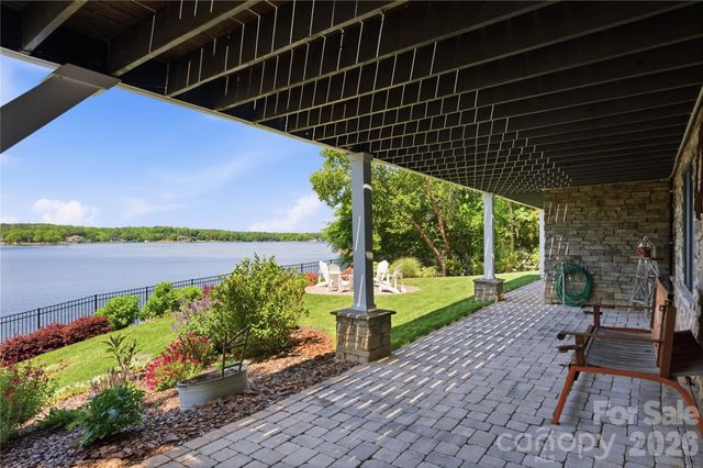 17812 Wilbanks Drive, Charlotte, NC 28278