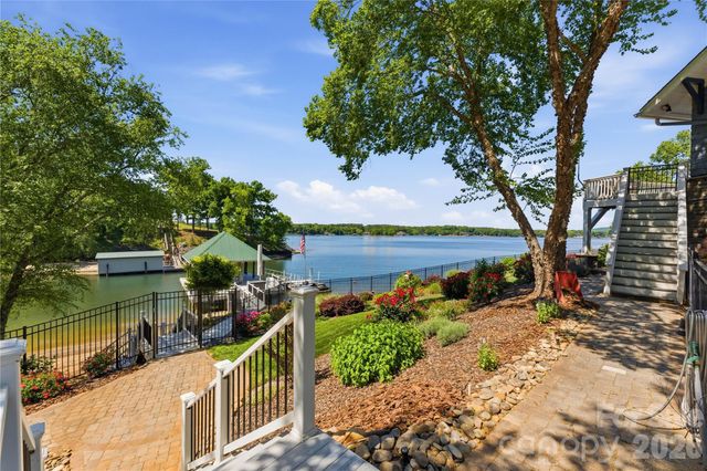 17812 Wilbanks Drive, Charlotte, NC 28278