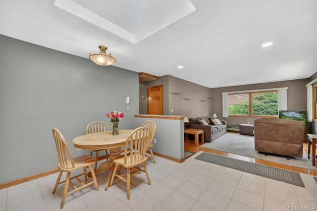 8 Meadow Court, Carmel, NY 10512