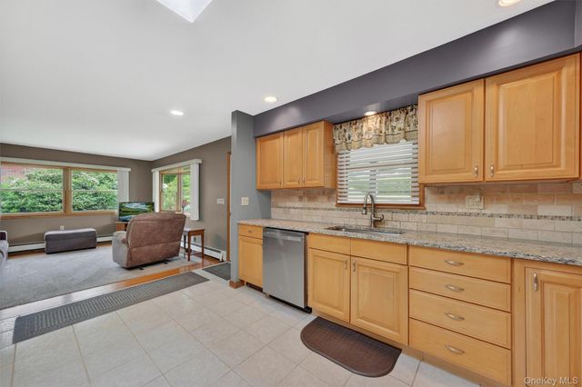 8 Meadow Court, Carmel, NY 10512