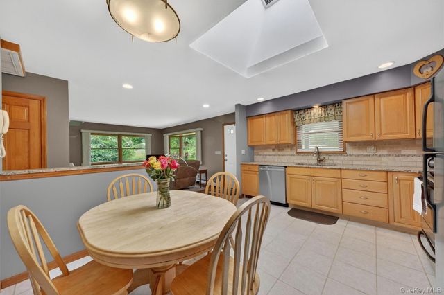 8 Meadow Court, Carmel, NY 10512