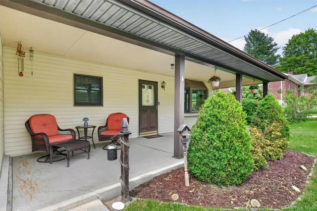 8 Meadow Court, Carmel, NY 10512