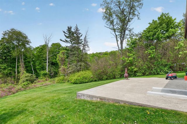 8 Meadow Court, Carmel, NY 10512