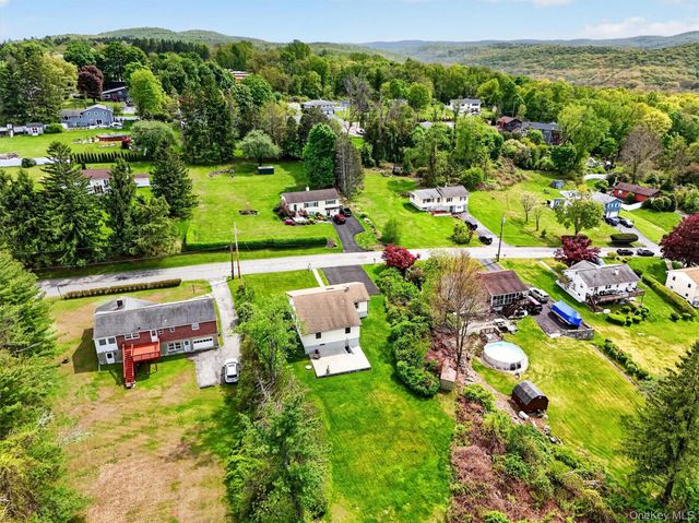 8 Meadow Court, Carmel, NY 10512