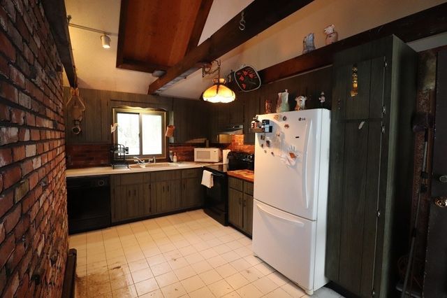 930 Old Bass River Rd, Dennis, MA 02638